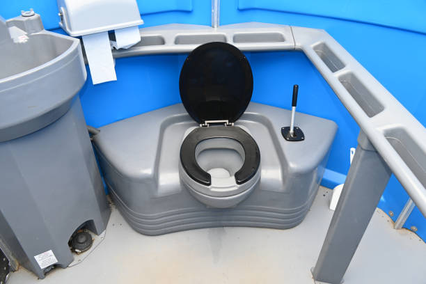 Porta potty delivery and setup in Colonial Heights, TN